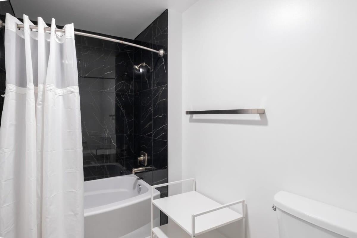 3Br Modern Downtown Apartment With Gym & Office Charlotte Zewnętrze zdjęcie